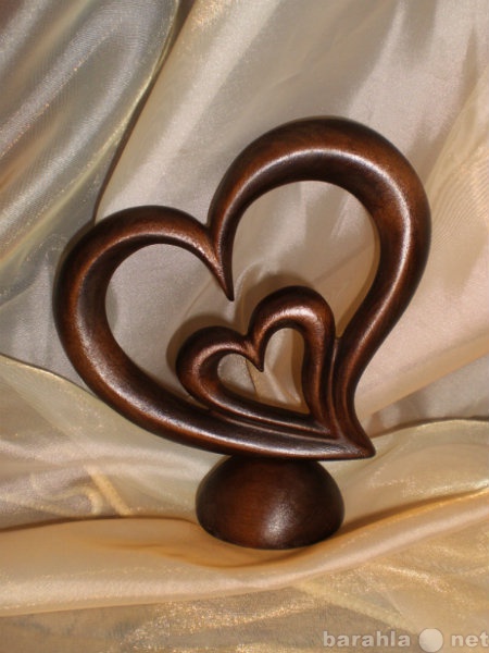 Продам: Статуэтка из дерева "Сердце в сердц