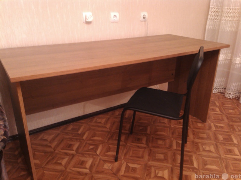 Продам: стол офисный cо стулом