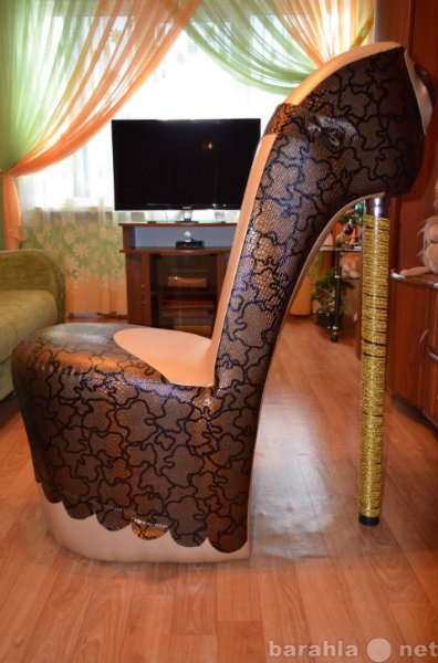 Продам: Оригинальное кресло в виде туфли