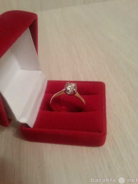 Продам: кольцо золотое с бриллиантом