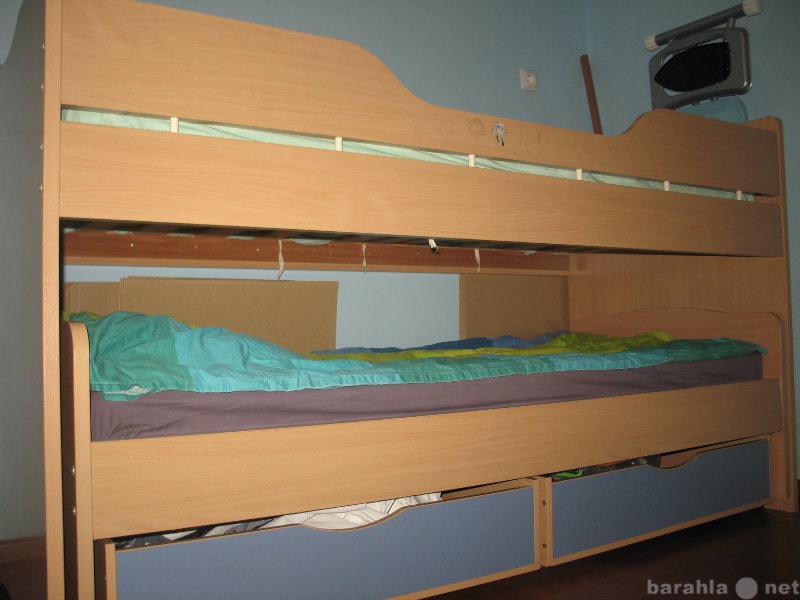 Продам: двухъярусная кровать