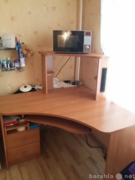 Продам: стол компьютерный угловой