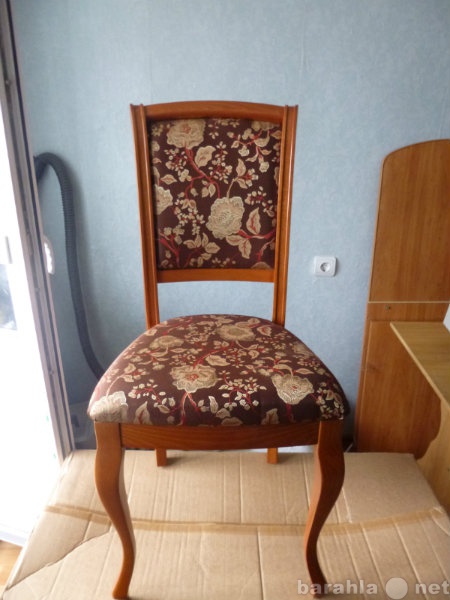 Продам: Новый стол + 4 стула (дерево)