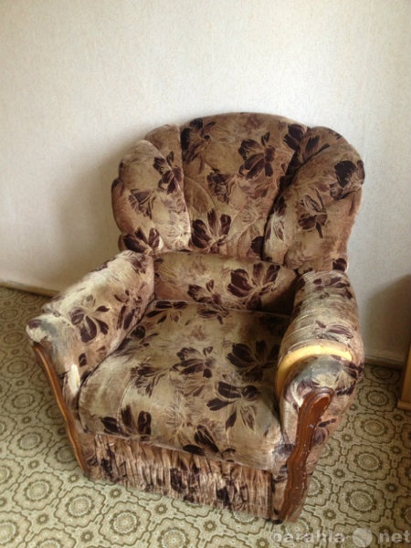 Продам: кресла, диванчик, стенка