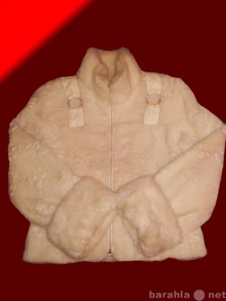 Продам: женскую белую курточку