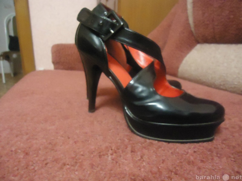 Продам: черные туфли