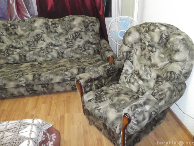 Продам: диван и два кресла б.у