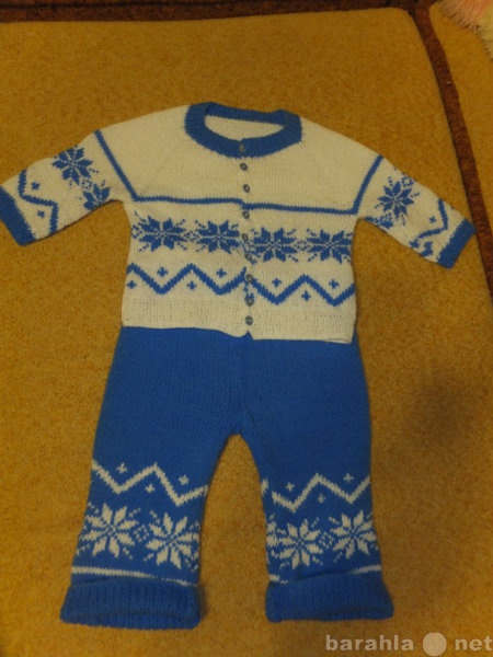 Продам: Детские костюмы, свитер, комбинезоны