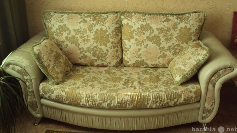 Продам: Комплект диван и кресло