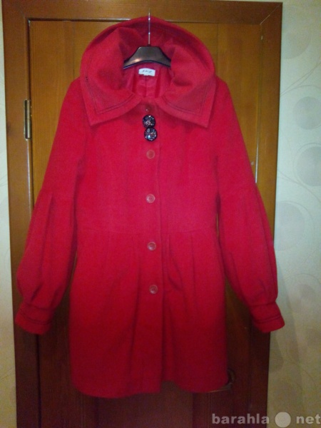 Продам: Красное пальто