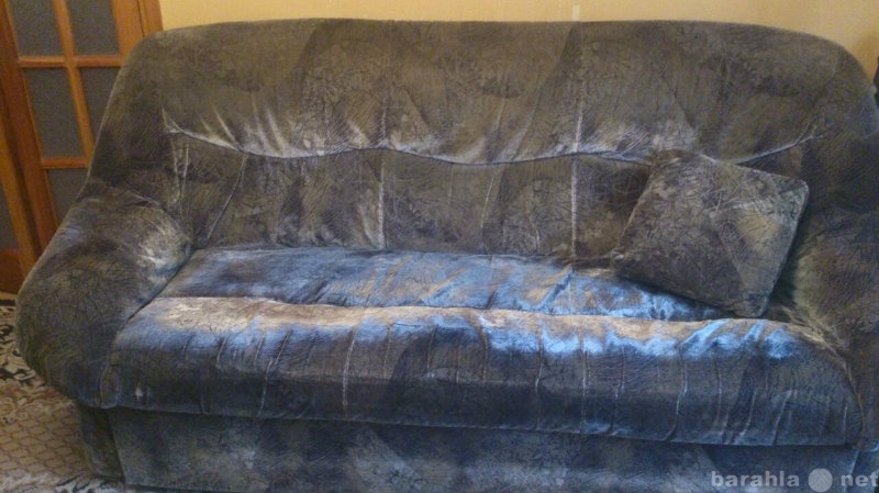 Продам: комплект мягкой мебели- диван и 2 кресла