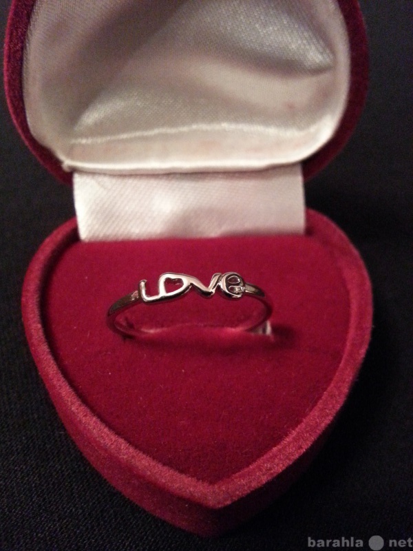 Продам: кольцо " Love "