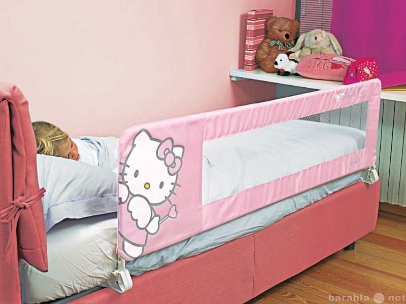 Продам: Барьер в кроватку Brevi Hello Kitty 150