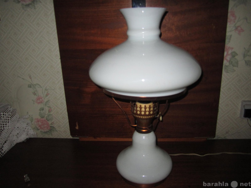 Продам: настольную лампу