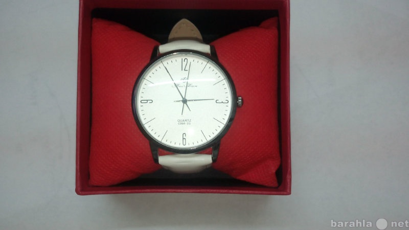 Продам: Стильные часы в подарочной упаковке
