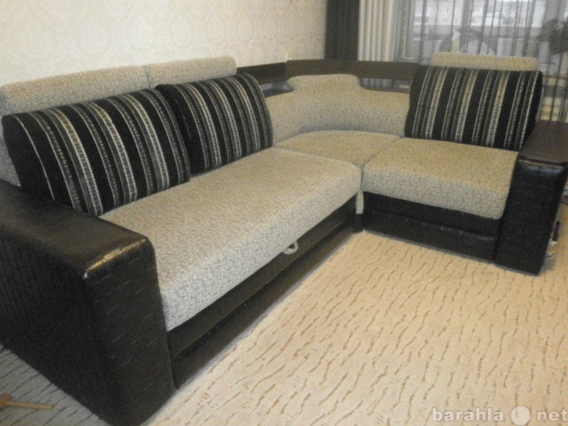 Продам: Очень красивый угловой диван 2 в 1