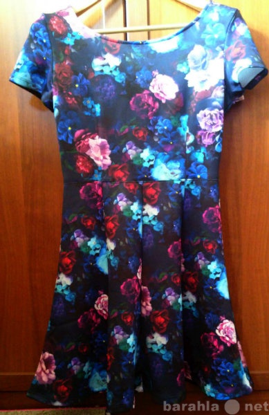 Продам: Платье летнее тёмно-синее в цветочек
