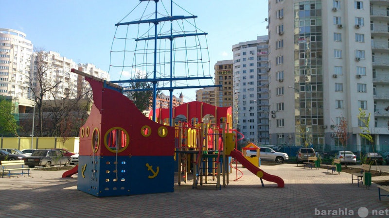 Продам: Детская площадка на придомовой территори
