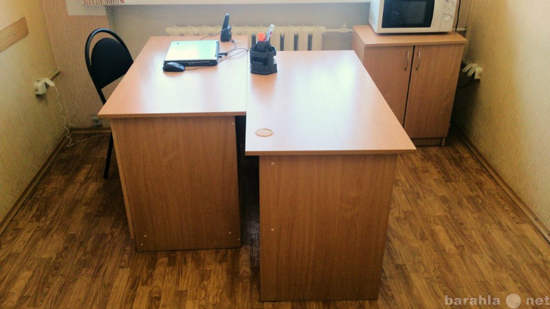 Продам: столы письменные и офисные стулья б/у