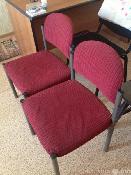 Продам: Продам комплект стульев с мягкими сидень