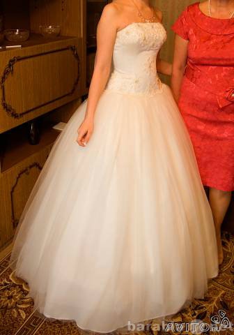 Продам: Красивое свадебное платье, цвет айвори