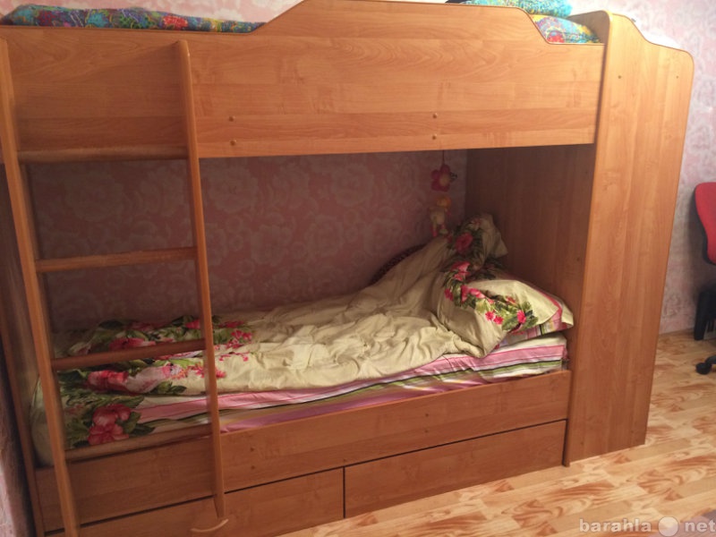 Продам: 2-ярусная кровать со встроенным шкафом