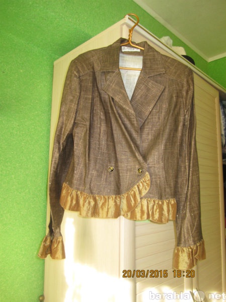 Продам: Пиджак песочно-золотистый новый