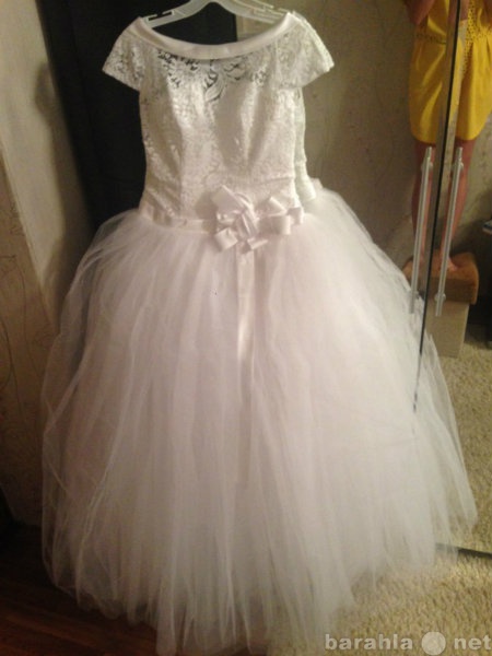 Продам: НОВОЕ свадебное платье с фатой