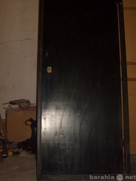 Продам: Металлическая дверь с коробкой