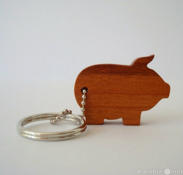 Продам: Брелок резной деревянный Свинья