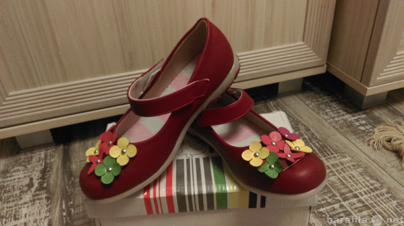 Продам: Новые красивые туфли для девочки