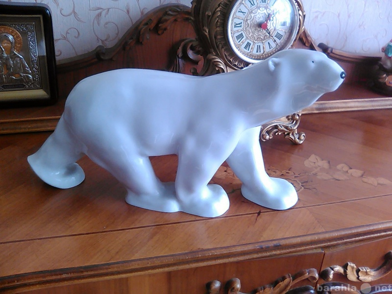 Продам: Статуэтка белый медведь