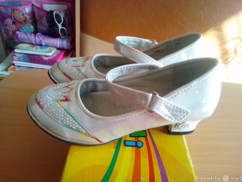 Продам: туфли праздничные для девочки