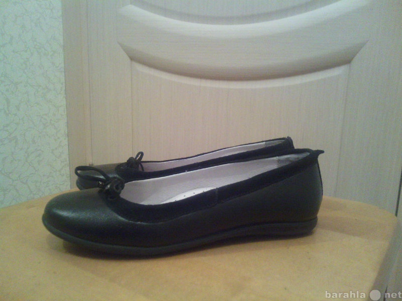 Продам: Кожаные туфли для девочки 35 размер.