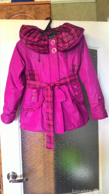 Продам: Куртка на девочку весна-осень