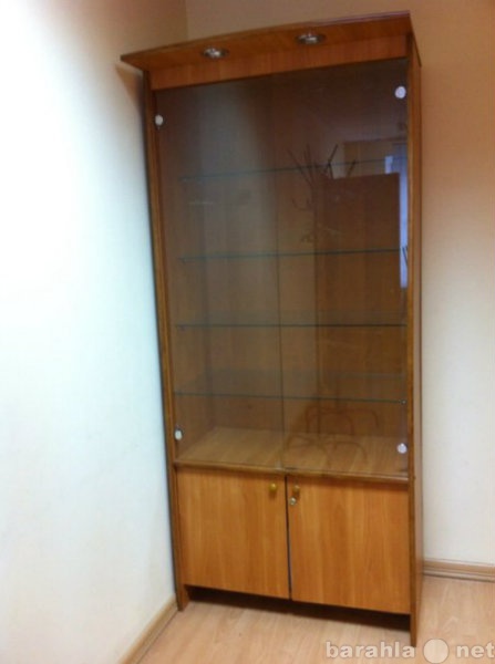 Продам: Шкаф со стеклянными дверками