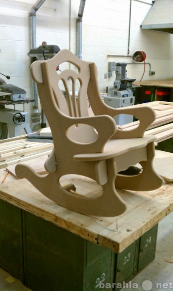 Продам: Кресло качалка резное деревянное