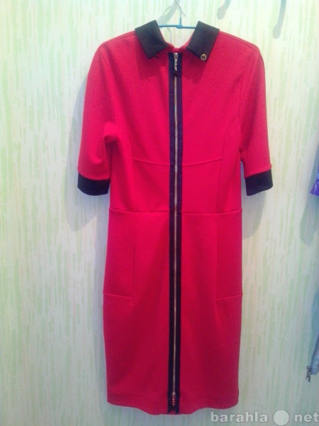 Продам: Платье, размер 44, красное, вискоза 100%