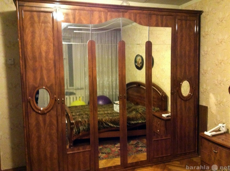 Продам: Спальный гарнитур. Шкаф, кровать, 2 тумб
