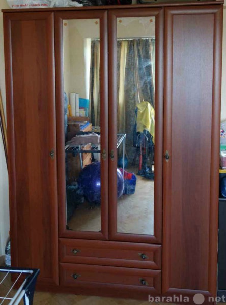 Продам: Шкаф платяной распашной, с зеркалами