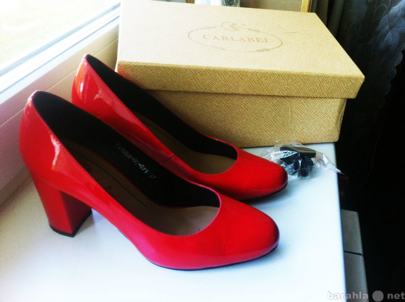 Продам: Красные женские лаковые туфли, 37 размер