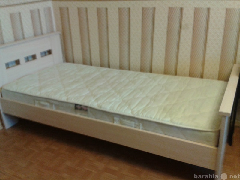 Продам: Кровать с ортопедическим матрасом