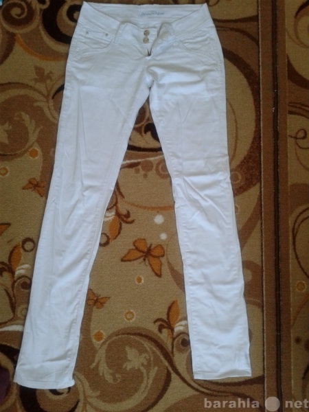 Продам: Белые джинсы