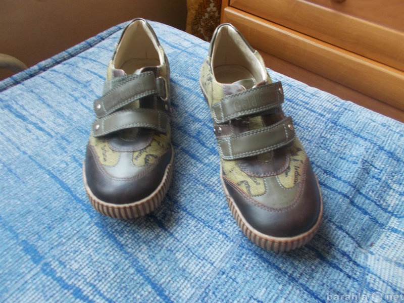 Продам: Детские кроссовки на мал/деву р-р34