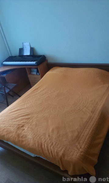 Продам: двуспальная кровать с матрасом