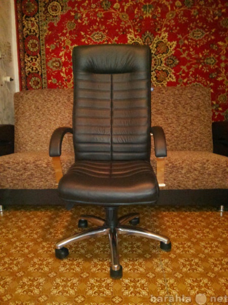 Продам: Офисное кресло руководителя