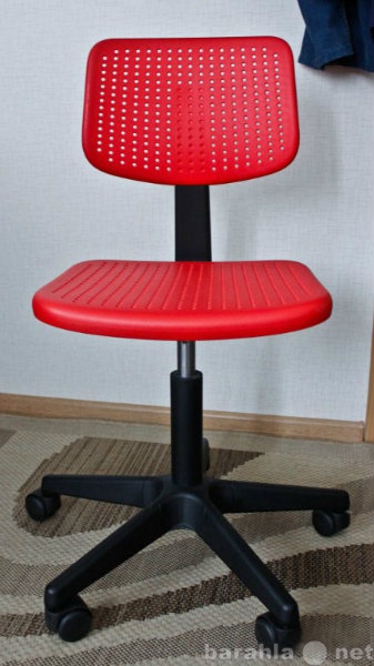Продам: Офисный стул альрик (красный)