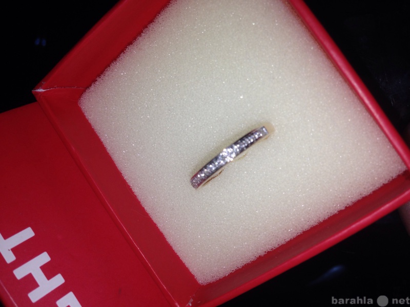 Продам: Золотое, бриллиантовое кольцо