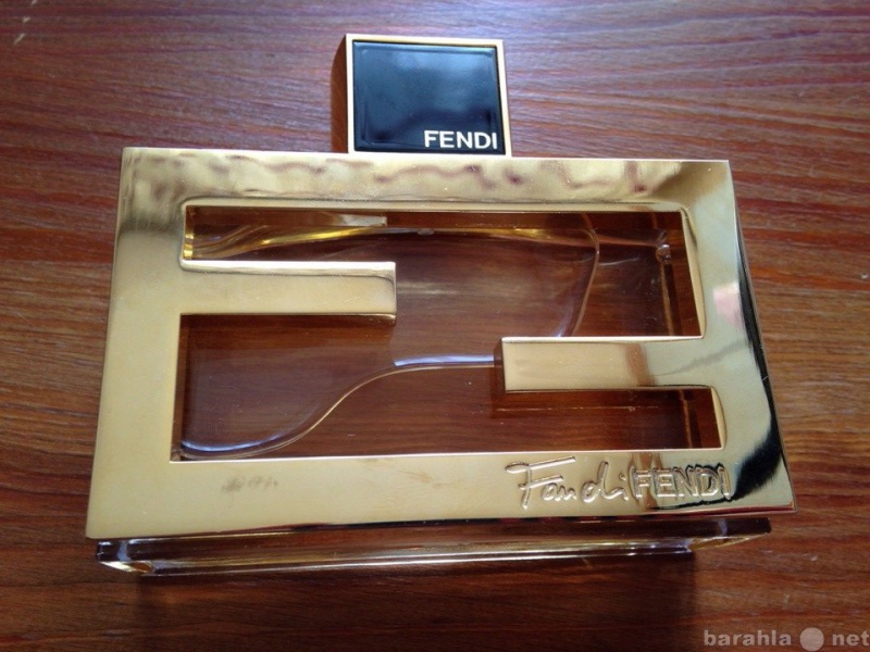 Продам: Fan di fendi Eau de Parfum 50 мл почти н