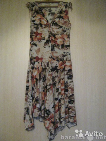 Продам: Платье-сарафан светлого цвета с рисунком